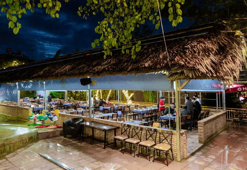 Quán nhậu mái lá