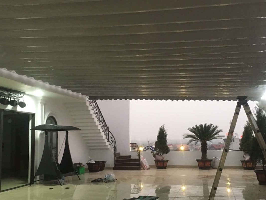 Mái xếp sân nhà