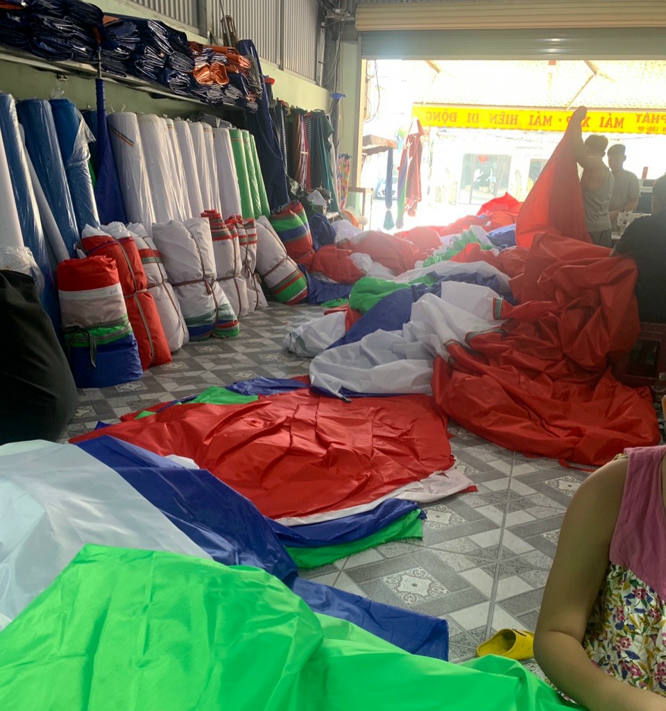 Xưởng dù sự kiện