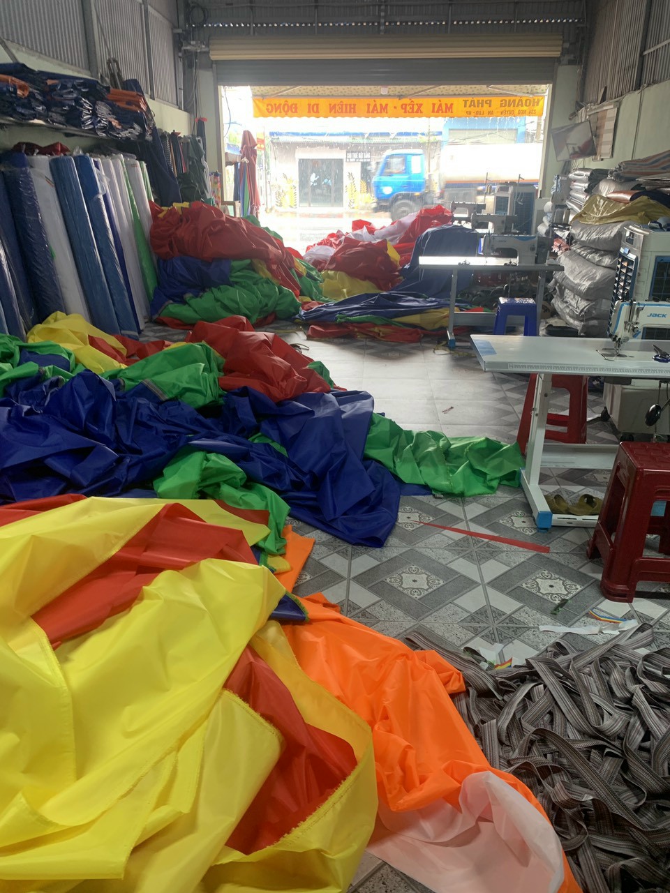 Xưởng may ô dù sự kiện