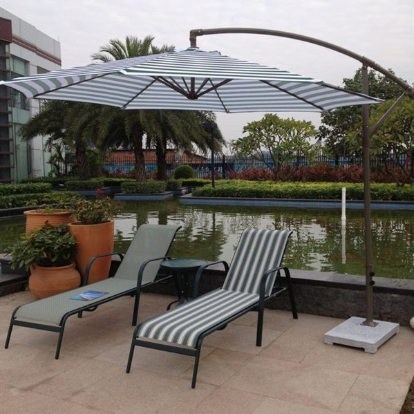 Dù che nắng ngoài trời